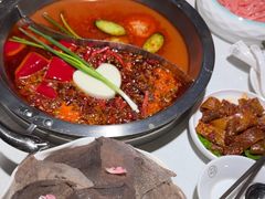 -茅草房·河畔园林火锅