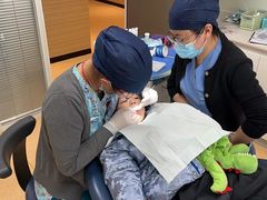 -瑞尔齿科(上海长风大悦城店)