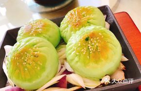 Braised Beef Pan-Fried Dumplings
