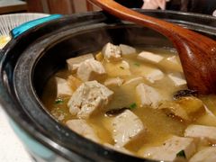 淮南八公山黑豆腐煲三鲜-刀板香·安徽菜(国购IFC店)
