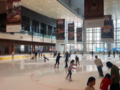 -冰纷万象滑冰场(深圳万象城店)