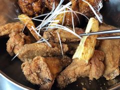 原味炸鸡和酱油鸡双拼-MI WU FACTORY米屋美食工厂餐厅(绿地店)