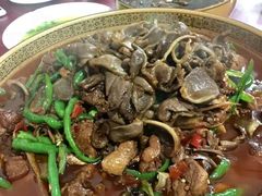 -一品红烧鸭特色川菜(三岔湖店)