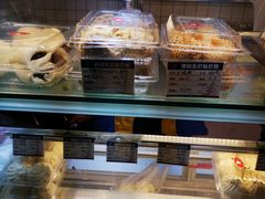 面包甜点陈列柜-白玉兰食品甜凤店(合生汇店)