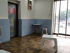 大堂-美肴冰品·汉堡·牛腩饭(总店)