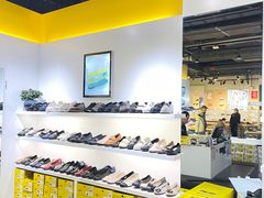 -燕莎奥特莱斯购物中心