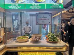 自助取餐区-费大厨辣椒炒肉(黄兴中心广场店)