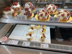 -花花卷卷·鲜食蛋糕(静安久光百货店)