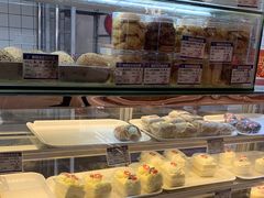 -白玉兰食品甜凤店(合生汇店)