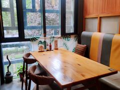 靠窗位-越美小馆·越南料理(曲江店)