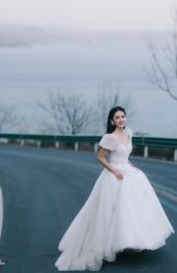-莫小姐婚纱