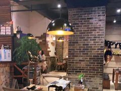 大堂-何师烧烤Pro ·江湖川菜·小龙虾·精酿(太古里旗舰店)