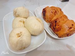 -李与白包子铺(桐梓林店)