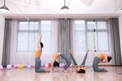 -亚太瑜伽普拉提学院