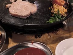 -江南猪肉商会无限续吃(弘大店)