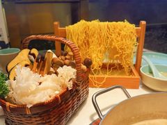 -洪氏嗨捞·猪肚鸡火锅(阳光天地店)