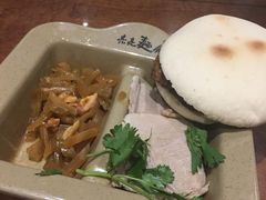 -亮亮面馆(经六路店)