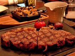 -恰餐厅及酒吧 CHAR Bar & Grill (北京丽都皇冠假日店)