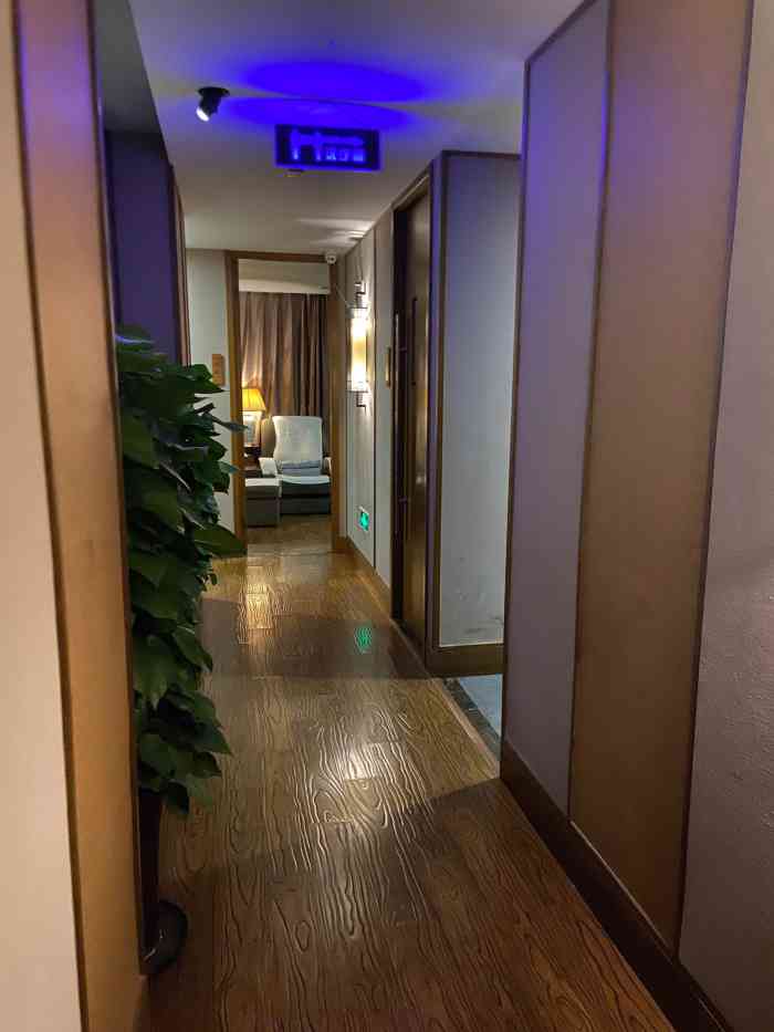 静和泰养生(大融城广场店)-"国际惯例,感谢大众的霸王餐,,店离地铁站.