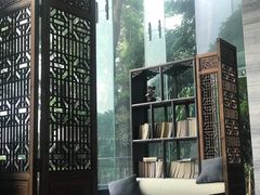 -深圳隐秀山居酒店