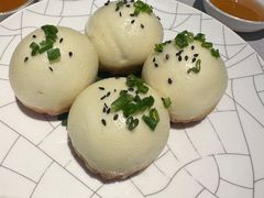 鲜肉生煎馒头-屋里厢上海菜馆