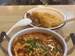 -丽丽三鲜螺蛳粉(田林路店)