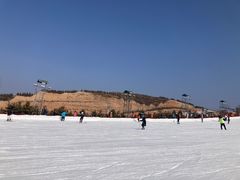-采薇庄园四季滑雪场