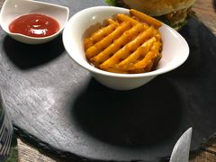 -HIGH FIVE哈福手工汉堡(桂林路店)