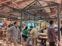 -大食代美食广场(上海中心店)