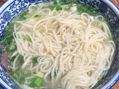 -东大桥小国抻面烧烤(长通路店)