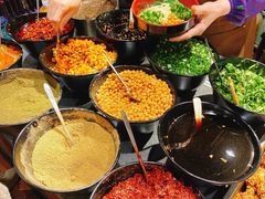 -爆炸头阿姨小四川正宗川味小吃(无任何分店)