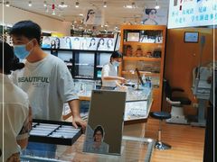 -MiRi眼镜连锁·蔡司·尼康控优点合作店(莘庄店)