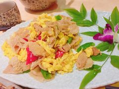-山珍王国·云南野生菌石锅鱼