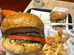 -The Habit Burger Grill 哈比特汉堡(爱琴海店)