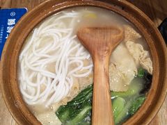 -刀小蛮半只鸡过桥米线(家乐福四元桥店)
