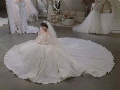 -艾米丽婚纱礼服