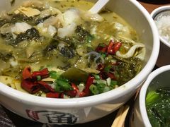 -渝是乎酸菜鱼(龙旗购物中心店)