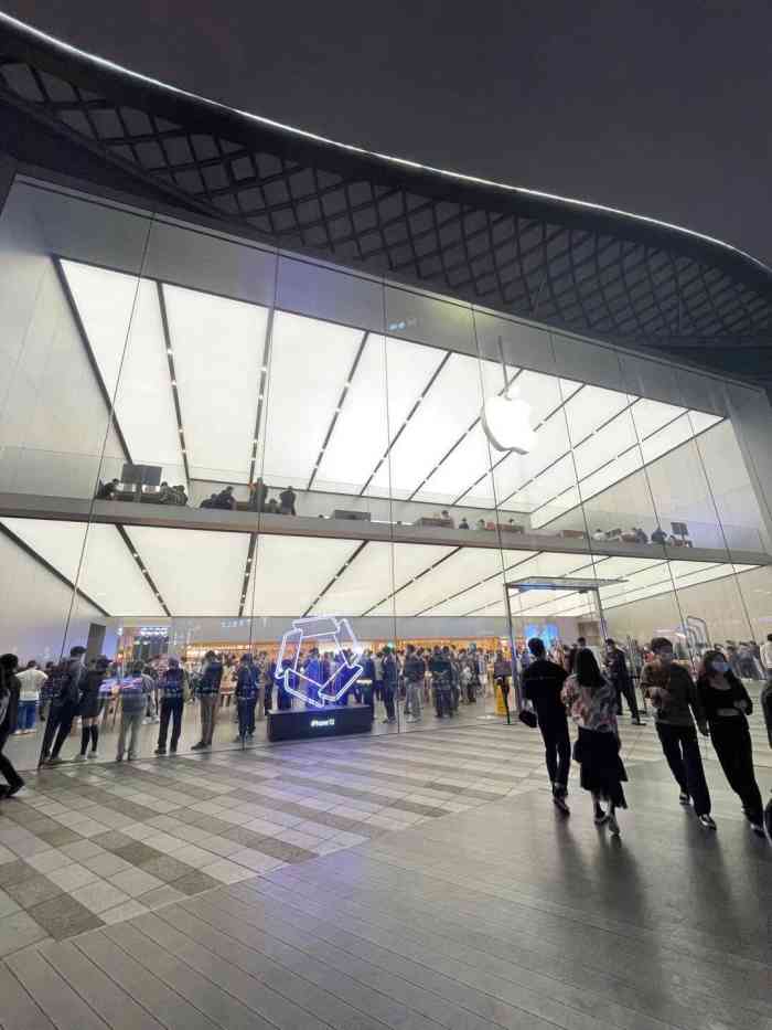 apple零售店(天环广场店)-"总体,广州的苹果店在中环广场,三层楼,宽.
