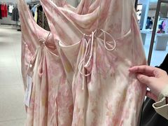 -URBAN REVIVO(七宝领展广场店)