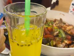 -刘姐啤酒鱼民族演艺餐厅(西街总店)
