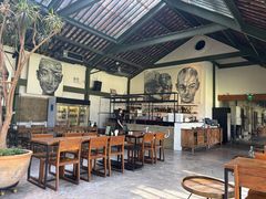 -喜洲吧·江畔老船厂·庭院餐厅(喜临院店)