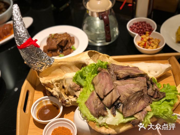 丰收日(宝山万达店)牛气冲天图片