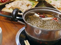 -周老三跷脚牛肉·全牛火锅(非遗传承店)