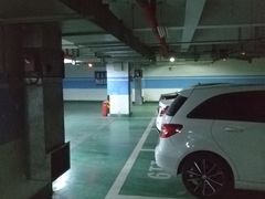 -甘家口大厦-停车场