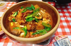 Pig's Trotter Stewed with Tofu Skin