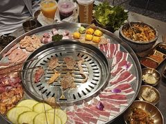 -哈哈碳都·牛肋条无限自助烤肉(台江万达店)