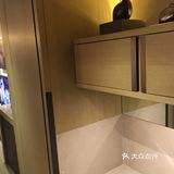 妹子都很漂亮，木老年妹子做服务生，打扮的都很精致啊