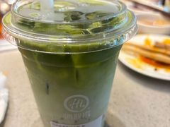 -海底捞火锅(新松江路生日主题店)