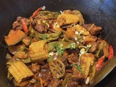-山河屯铁锅炖·非遗东北菜(南山店)