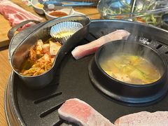 -江南猪肉商会无限续吃(弘大店)